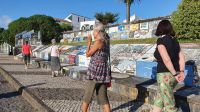 Azoren, Insel Faial, Horta, bemalte Kaimauer &ndash; &copy; Ria Heilmann (Eberhardt TRAVEL)