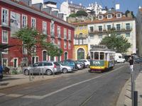 Lissabon - Electrico 28 in der Alfama &ndash; &copy; Annette Zocher (Eberhardt TRAVEL)