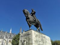 Die Statue des Nuno Alvares Pereira, Kloster Batalha &ndash; &copy; Simone Willner (Eberhardt TRAVEL)