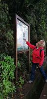 130 Fatima erklärt den Wanderweg &ndash; &copy; Susanne Schirmann (Eberhardt TRAVEL)