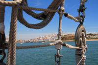 Segelschifffahrt entlang der Küste der Algarve &ndash; &copy; Kristin Weigel (Eberhardt TRAVEL)