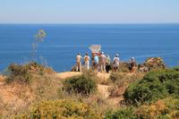 Kleine Wanderung an der Felsenküste bei Lagos - Algarve &ndash; &copy; Kristin Weigel (Eberhardt TRAVEL)