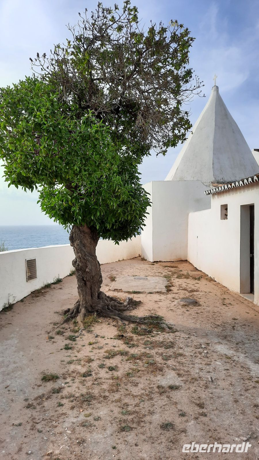 kleine Kapelle unweit unseres Hotels an der Algarve  &ndash; &copy; Gunter Looß (Eberhardt TRAVEL)