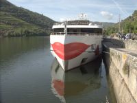 A-ROSA ALVA an der Pier &ndash; &copy; Georg Berger (Eberhardt TRAVEL)