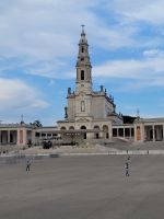 0501 Fatima - Blick auf die alte Basilika.jpg &ndash; &copy; Jens Petzoldt (Eberhardt TRAVEL)
