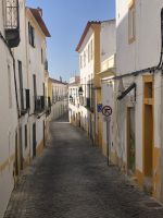 Evora Altstadtgasse &ndash; &copy; Wolfgang Balling (Eberhardt TRAVEL)