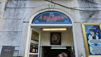 Douro-Kreuzfahrt mit Lissabon // kleinste Bar in Lissabon &ndash; &copy; Franziska Bergmann (Eberhardt TRAVEL)