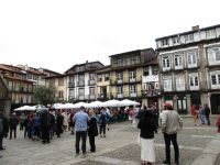 Guimaraes, Olivenbaumplatz &ndash; &copy; Barbara Mihut (Eberhardt TRAVEL)