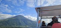 Walbeobachtungsteam vor der Kulisse des Pico Berges &ndash; &copy; Ria Heilmann (Eberhardt TRAVEL)