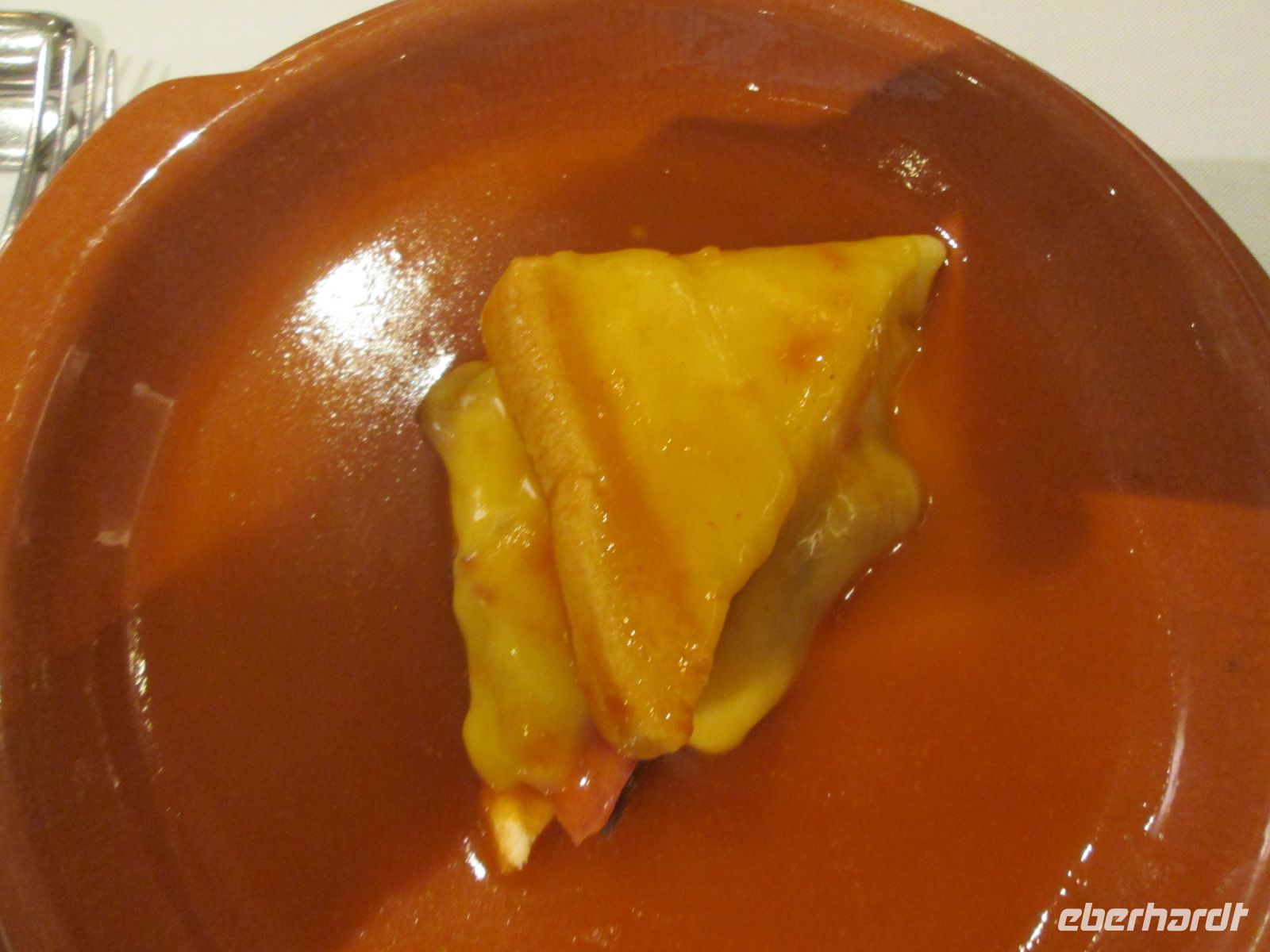 portugiesische Spezialität: Francesinha &ndash; &copy; Heike Heinen (Eberhardt TRAVEL)