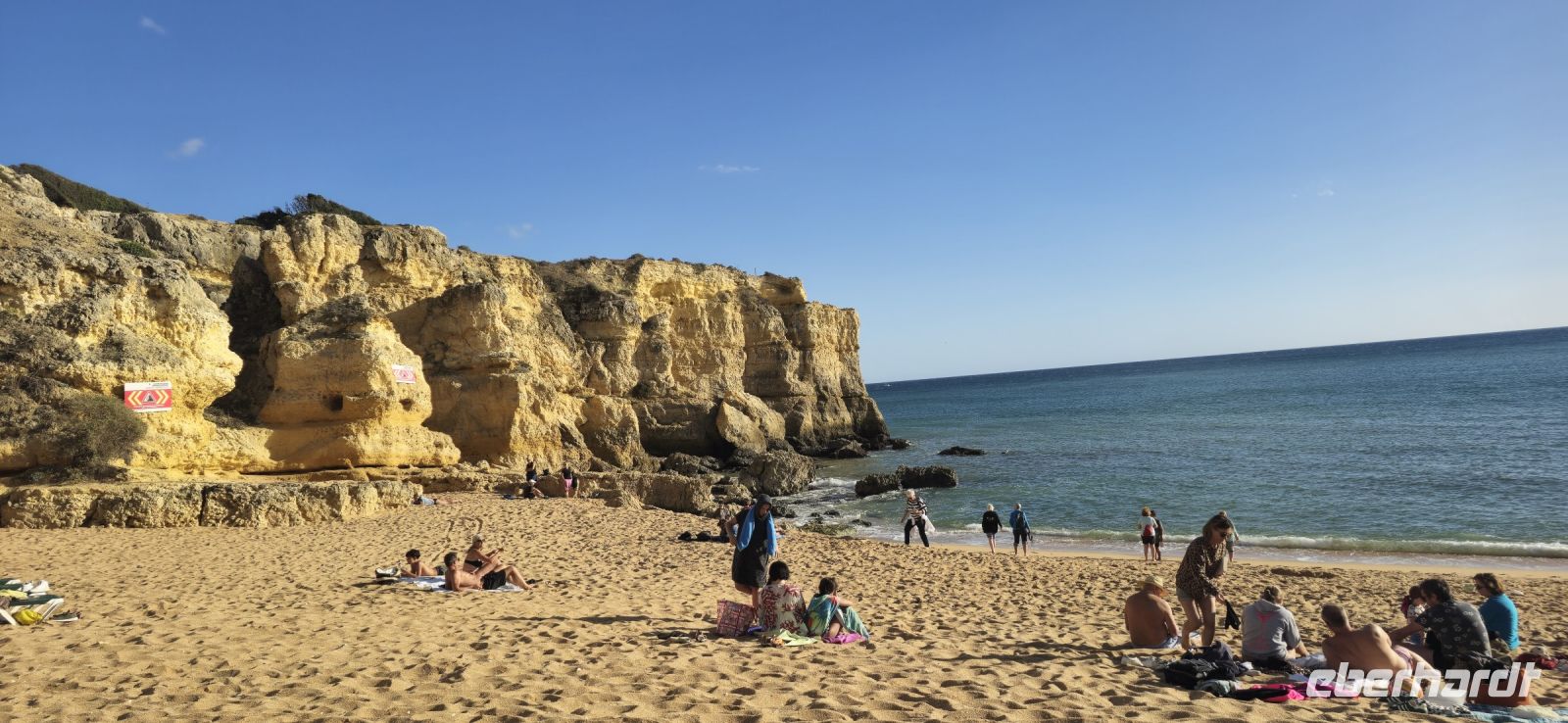 Strand in Albufeira &ndash; &copy; Marlies Thrum (Eberhardt TRAVEL)