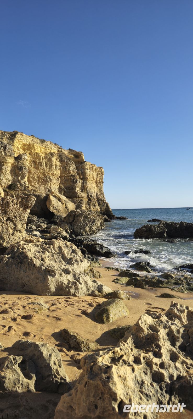 Strand in Albufeira &ndash; &copy; Marlies Thrum (Eberhardt TRAVEL)