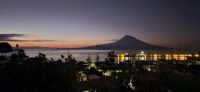 Insel Faial, Horta, nächtlicher Blick zum  Pico
