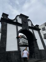 Tor nach Velas - Sao Jorge  &ndash; &copy; Martin Gruhle (Eberhardt TRAVEL)