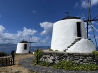 Mühlen von Corvo &ndash; &copy; Martin Gruhle (Eberhardt TRAVEL)