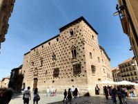 Das Casa de las Conchas ist mit über 300 Jacobsmuscheln dekoriert  &ndash; &copy; Simone Willner (Eberhardt TRAVEL)