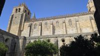 Kathedrale Evora mit Möglichkeit, auf die Mauer und den Turm aufzusteigen &ndash; &copy; Marlies Thrum (Eberhardt TRAVEL)