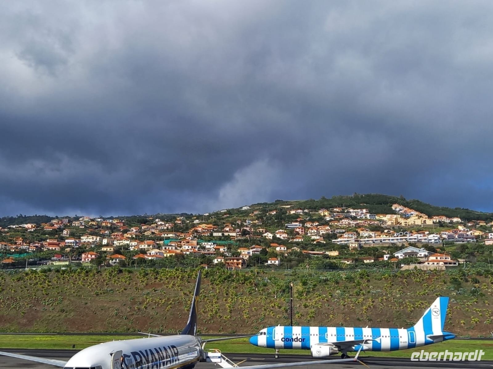 Flughafen Funchal.jpg &ndash; &copy; Franciska Bauer (Eberhardt TRAVEL)