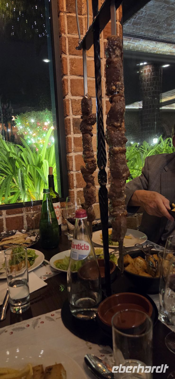 Madeira - Spezialitätenabendessen Espetada Spieß &ndash; &copy; Ronja Wagner (Eberhardt TRAVEL)