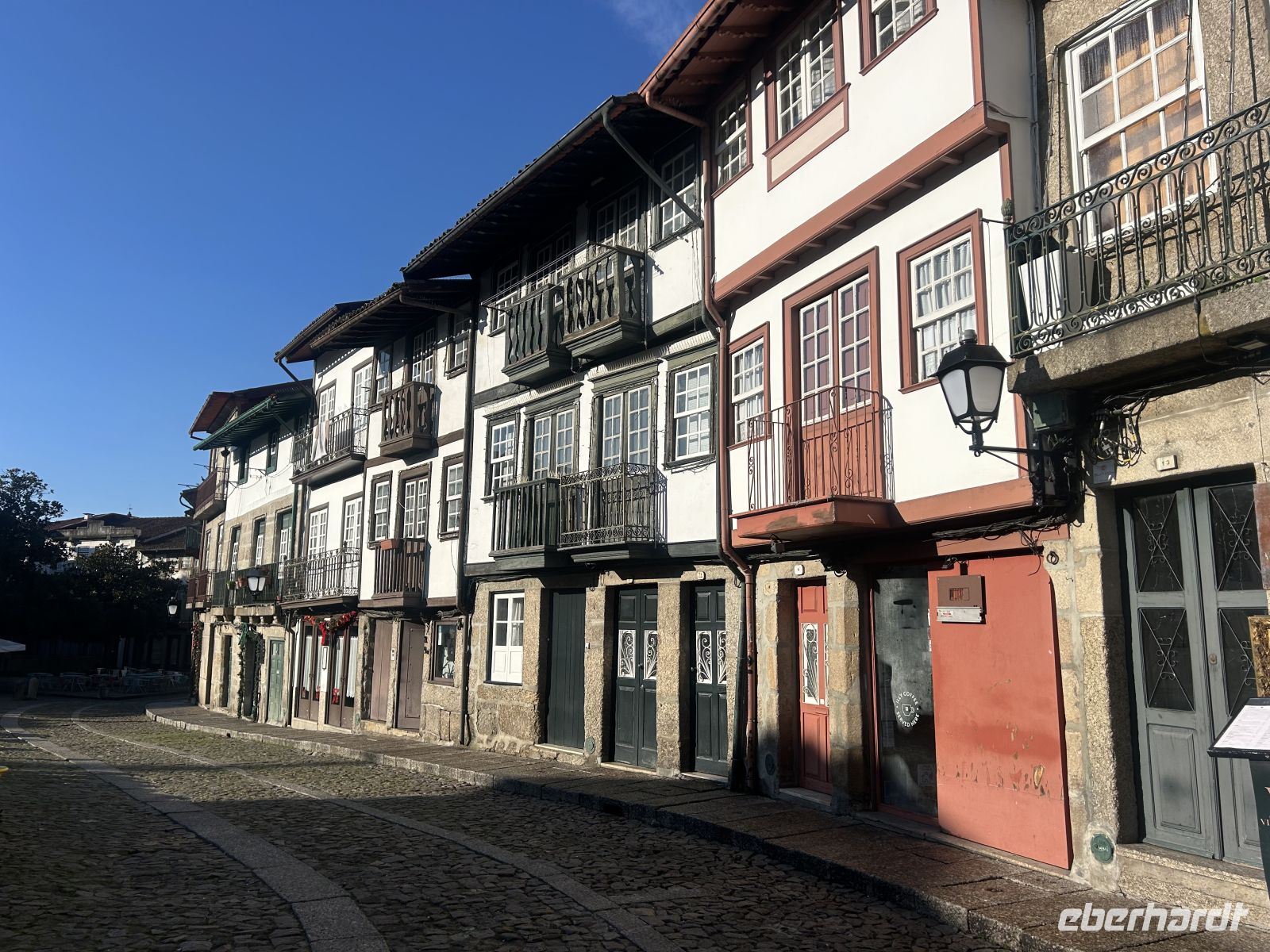 Altstadt Guimaraes  &ndash; &copy; Carola Gastmeier (Eberhardt TRAVEL)