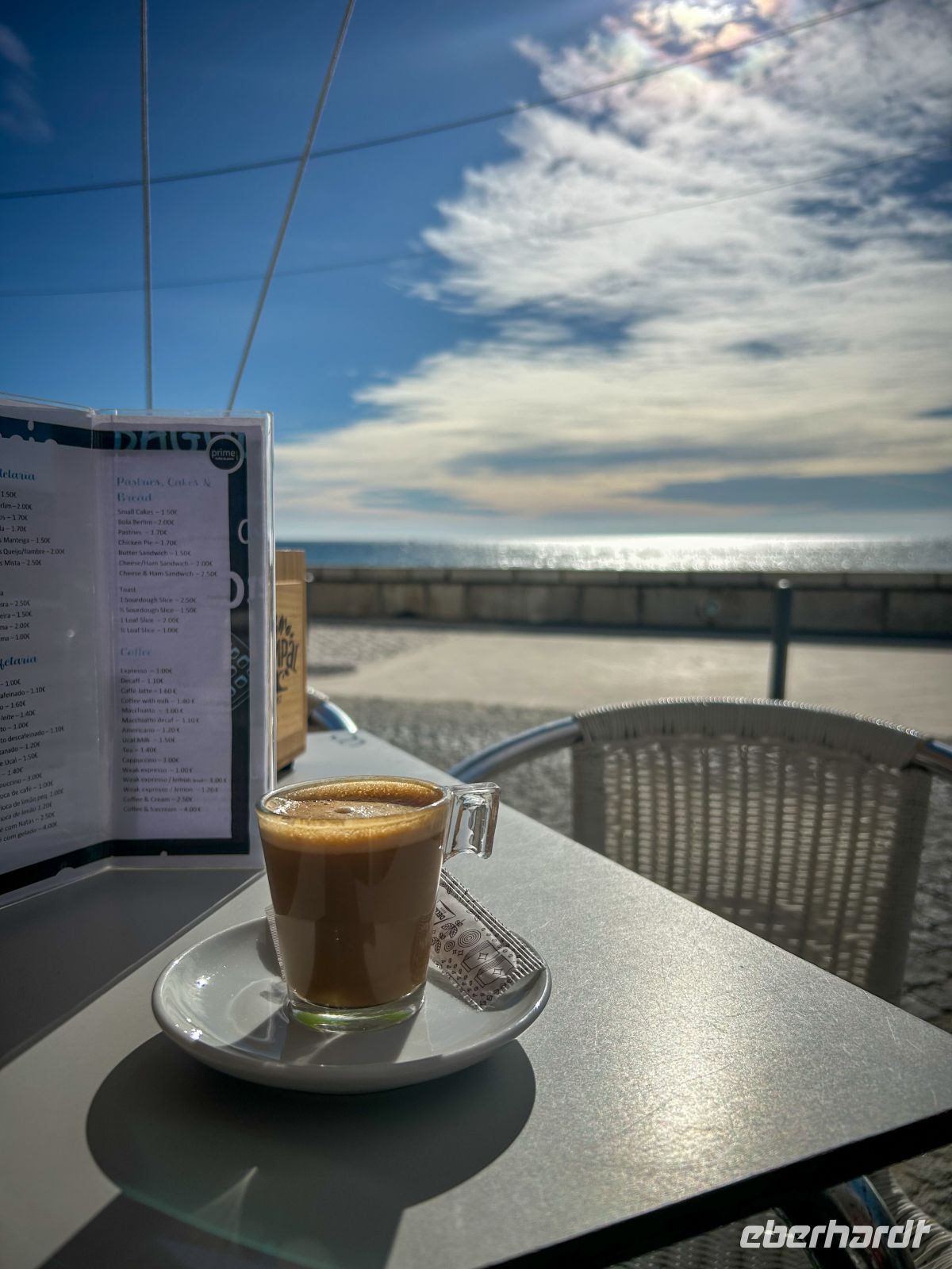 Cafe in Sesimbra &ndash; &copy; Mary Dobberkau (Eberhardt TRAVEL)
