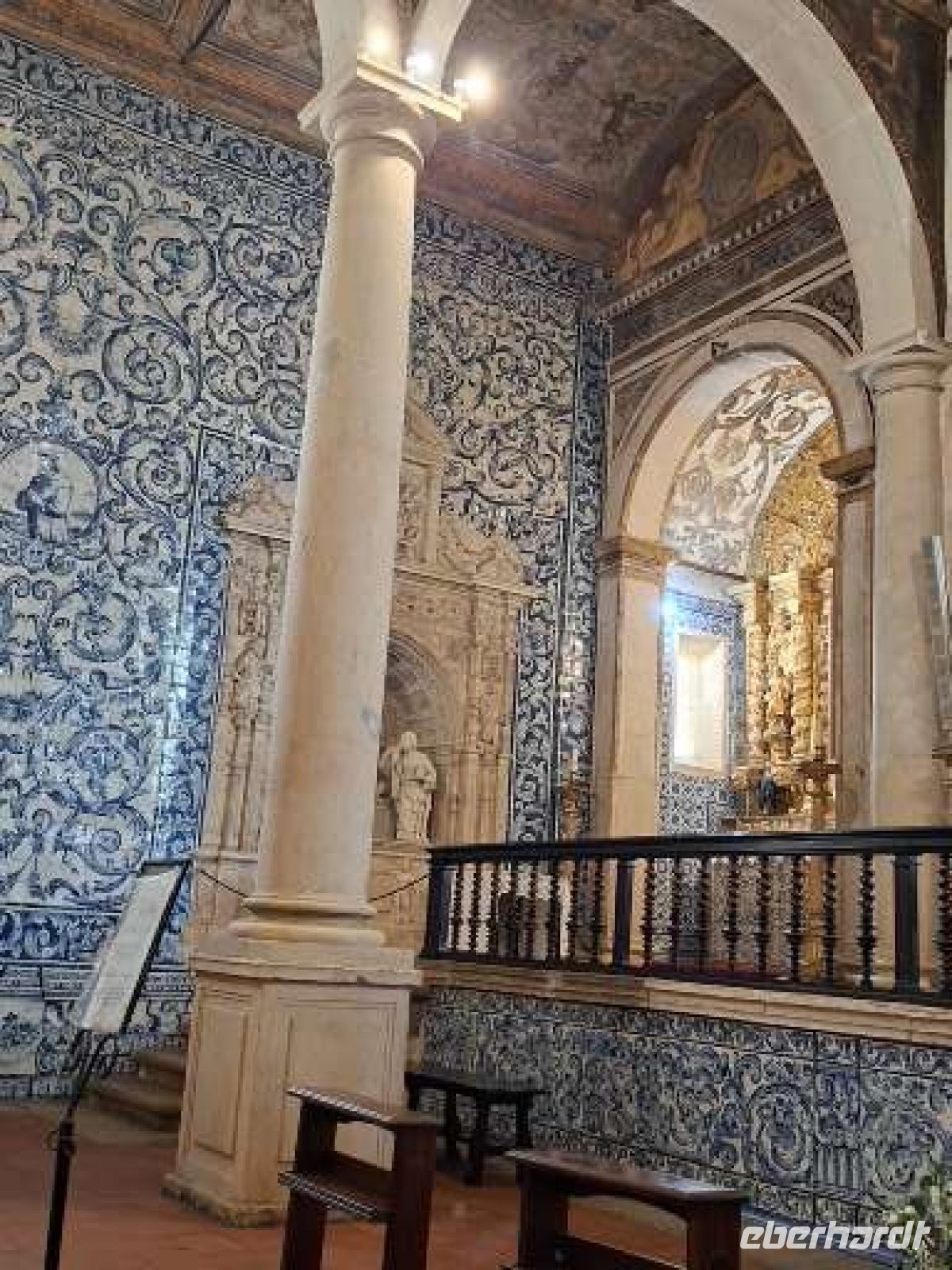 Wandgestaltung des Kircheninnenraumes &ndash; &copy; Ute Solf (Eberhardt TRAVEL)