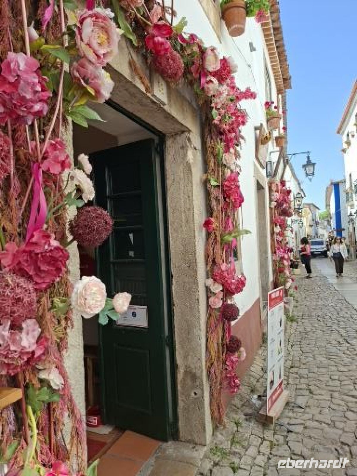 Obidos- Blumenschmuck &ndash; &copy; Ute Solf (Eberhardt TRAVEL)