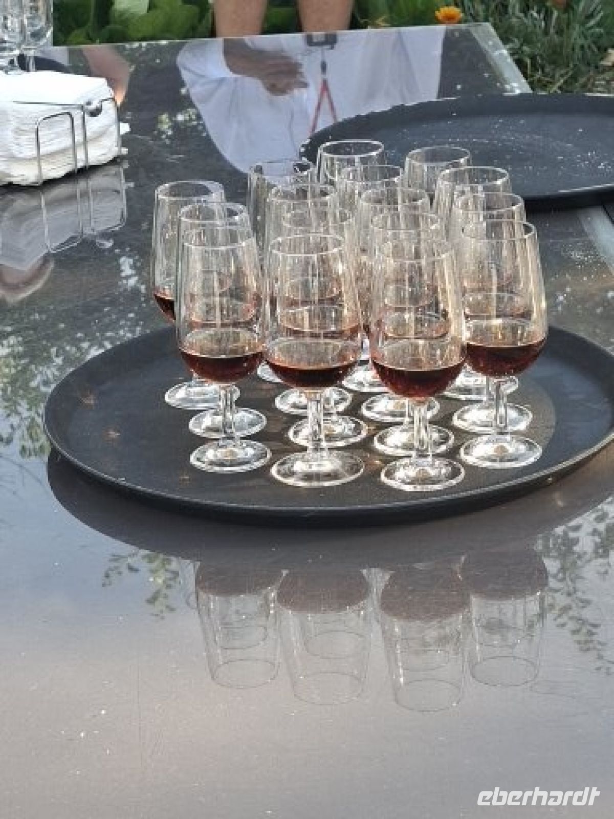ein Begrüßungsportwein im Freien &ndash; &copy; Ute Solf (Eberhardt TRAVEL)