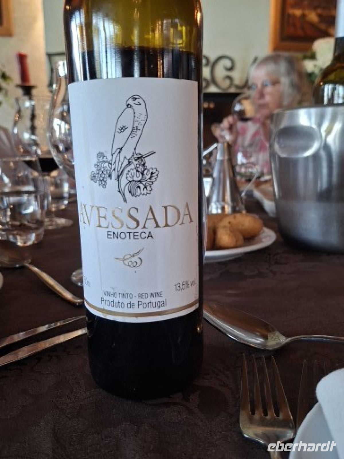 Der Wein mit dem Firmenlogo &ndash; &copy; Ute Solf (Eberhardt TRAVEL)