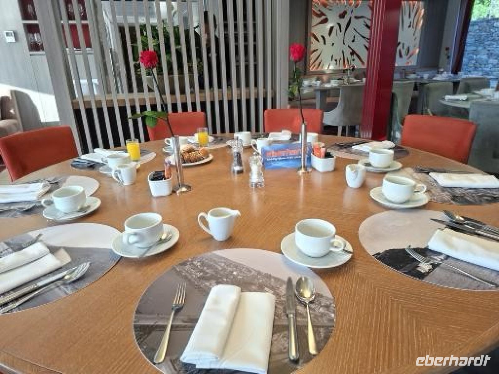 unser Eberhardt-Tisch im Schiffsrestaurant &ndash; &copy; Ute Solf (Eberhardt TRAVEL)