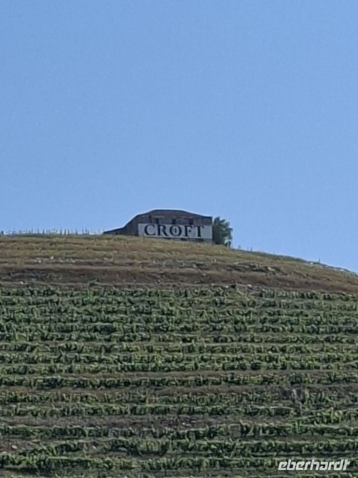Weingut CROFT ist vom Schiff auch zu lesen &ndash; &copy; Ute Solf (Eberhardt TRAVEL)