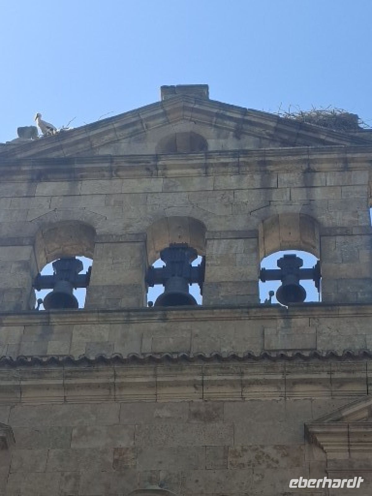 Das Kirchendach der alten Kirche in Salamanca mit Storchennest &ndash; &copy; Ute Solf (Eberhardt TRAVEL)