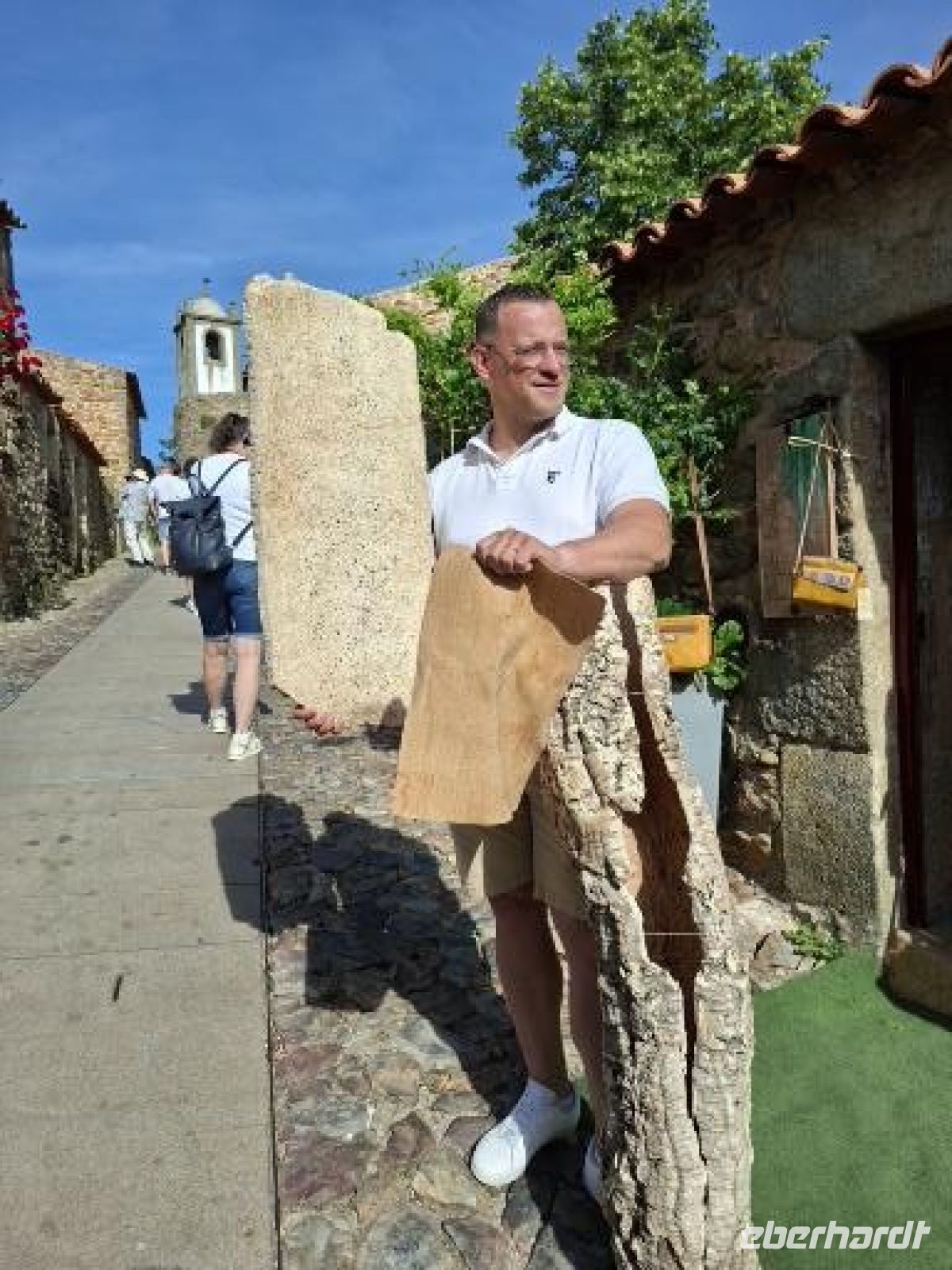 Castelo Rodrigo: Korkenrinde u. Korkleder &ndash; &copy; Ute Solf (Eberhardt TRAVEL)