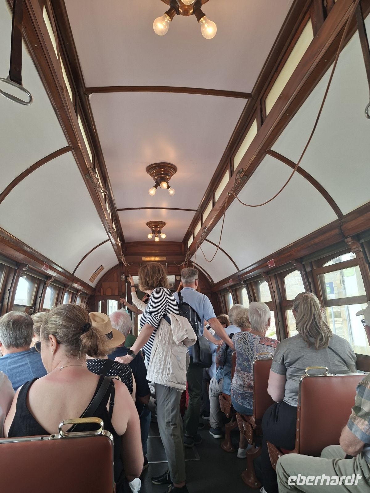 In der Straßenbahn Linie 1 &ndash; &copy; Ute Solf (Eberhardt TRAVEL)