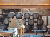 Weinreifung in Holzfässern &ndash; &copy; Ute Solf (Eberhardt TRAVEL)