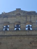 Das Kirchendach der alten Kirche in Salamanca mit Storchennest