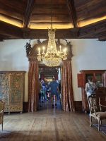 edle Möbelstücke u. Leuchter &ndash; &copy; Ute Solf (Eberhardt TRAVEL)