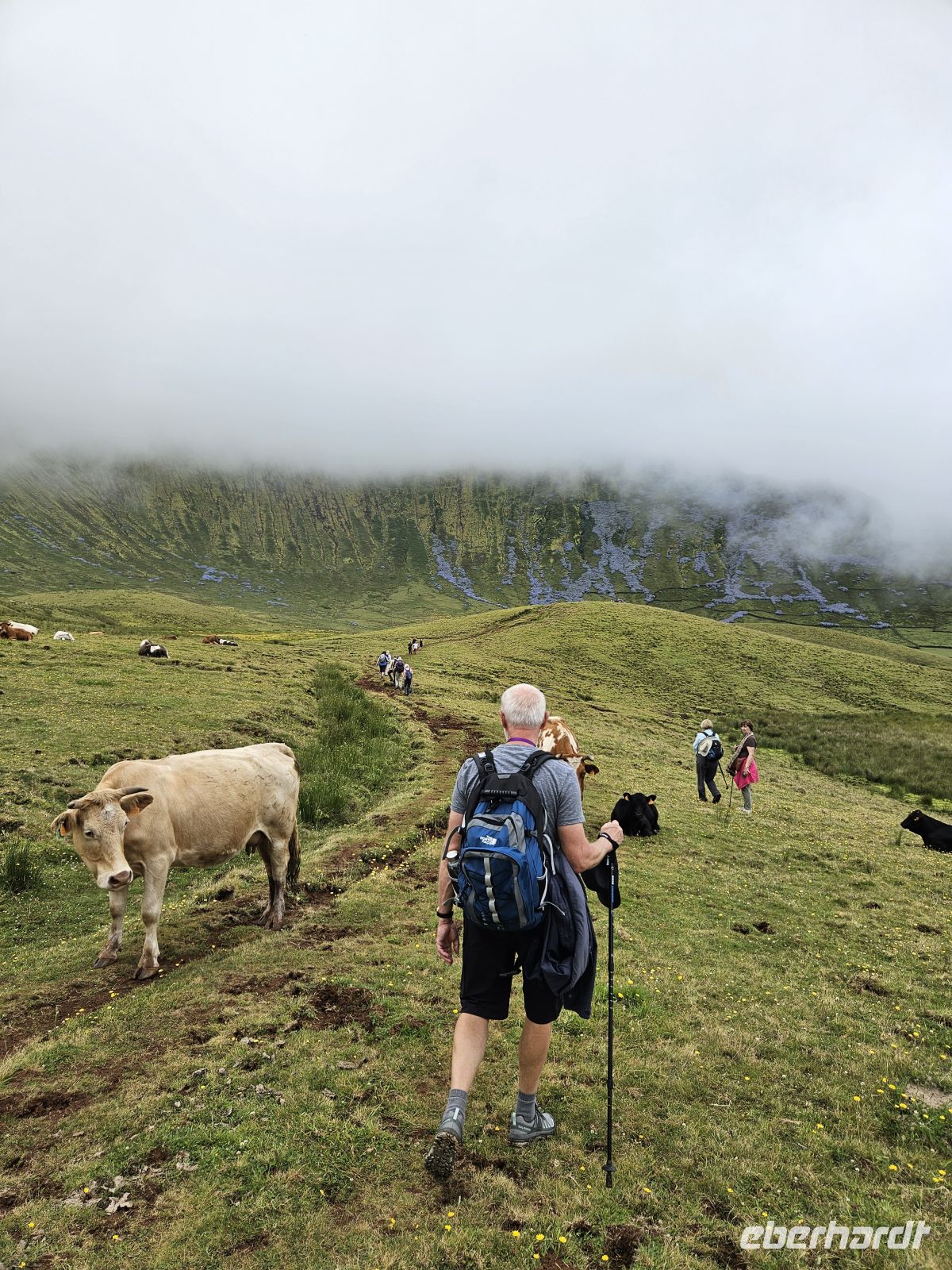 Wir umrunden den Krater (7km) &ndash; &copy; Kathrin Becker (Eberhardt TRAVEL)