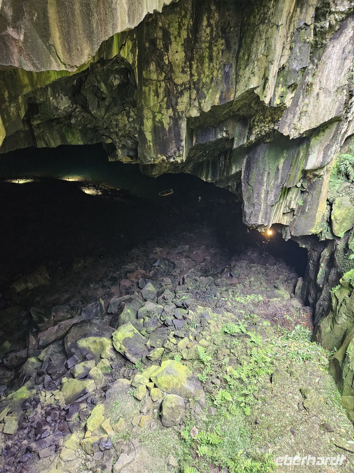 Schwefelhöhle Furna do Enxofre &ndash; &copy; Kathrin Becker (Eberhardt TRAVEL)