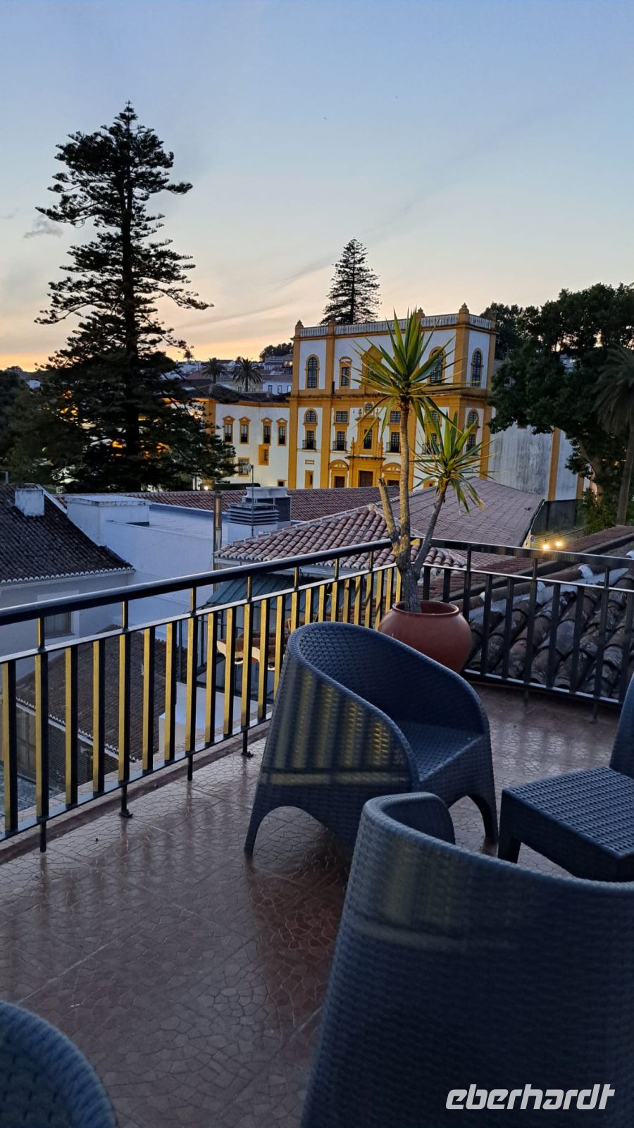 Daterrasse Hotel Angra Garden  &ndash; &copy; Kathrin Becker (Eberhardt TRAVEL)