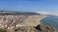 Blick von der Klippe auf Nazare.jpg &ndash; &copy; Steffi Lambrecht (Eberhardt TRAVEL)