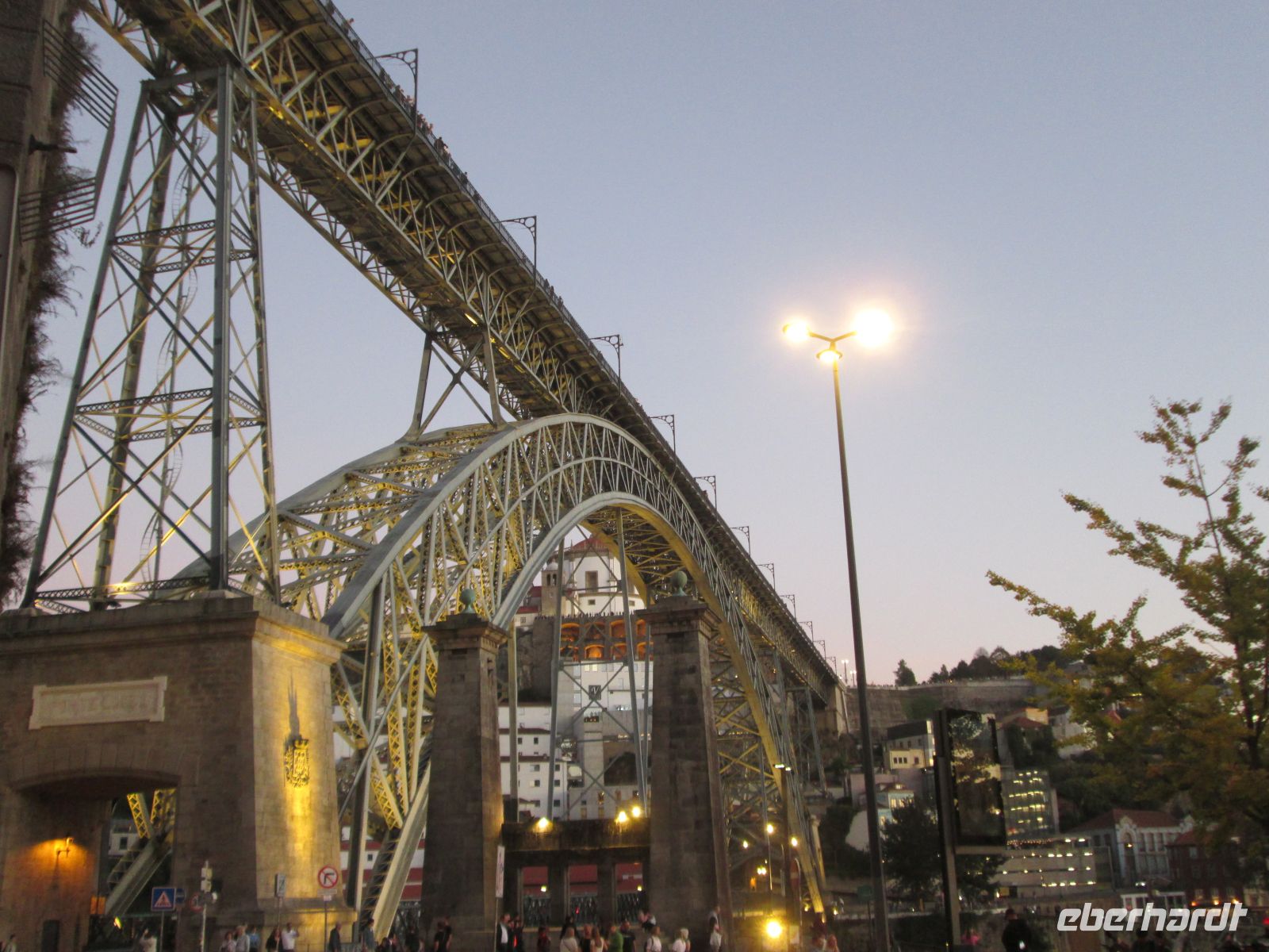 Porto: Brücke Dom Luis I. in der Dämmerung &ndash; &copy; Heike Heinen (Eberhardt TRAVEL)