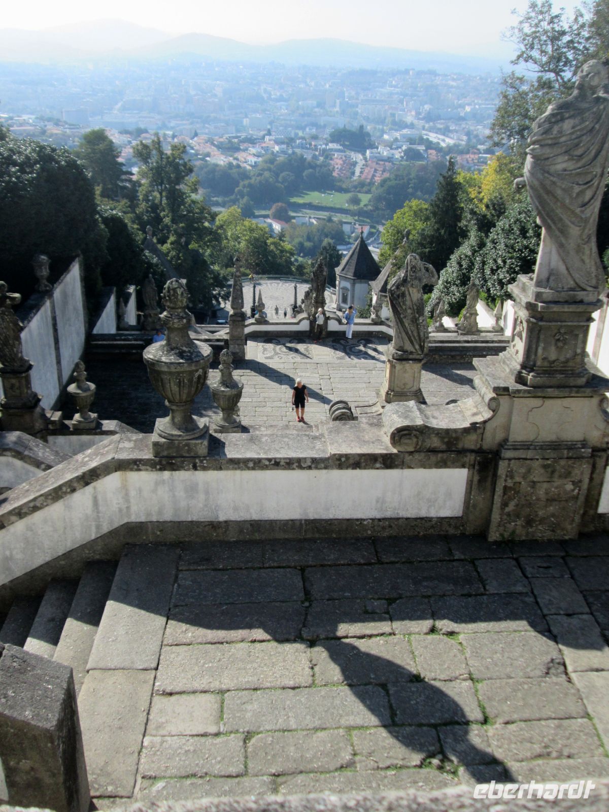 barocke Treppenanlage von Bom Jesus do Monte Richtung Braga &ndash; &copy; Heike Heinen (Eberhardt TRAVEL)