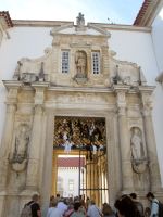 Zugang zur alten Universität Coimbra &ndash; &copy; Heike Heinen (Eberhardt TRAVEL)