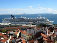 Blick von Alfama auf Kreuzfahrtterminal &ndash; &copy; Heike Heinen (Eberhardt TRAVEL)