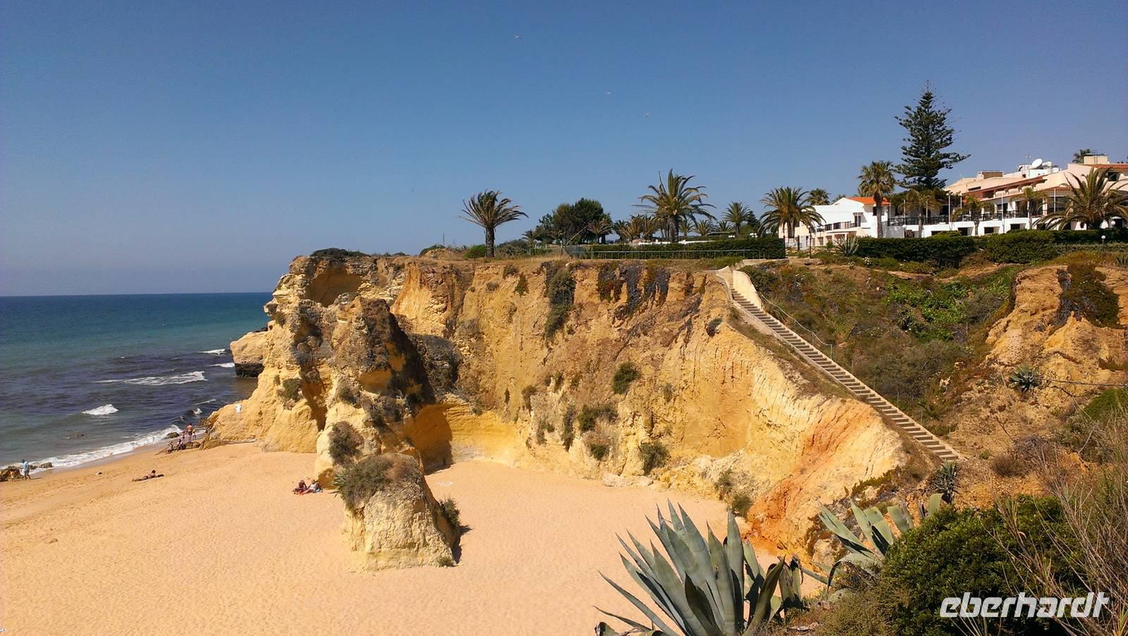 Strand von Armação de Pêra &ndash; &copy; Stefanie Knisse (Eberhardt TRAVEL)