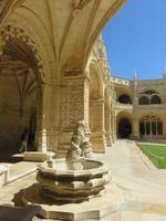 Lissabon – Hieronymuskloster – Kreuzgang &ndash; &copy; Marion Kottlos (Eberhardt TRAVEL)