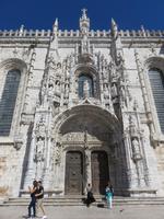 Lissabon – Hieronymuskloster – Klosterkirche Santa Maria — Portal &ndash; &copy; Marion Kottlos (Eberhardt TRAVEL)