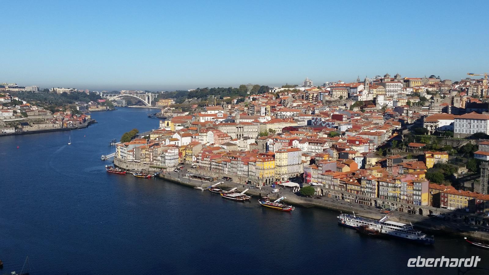 006-Blick_vom_Mosteiro_da_Serra_do_Pilar &ndash; &copy; Dirk Schlosser (Eberhardt TRAVEL)