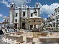 Evora Marktplatz &ndash; &copy; Steffi Zimmermann (Eberhardt TRAVEL)